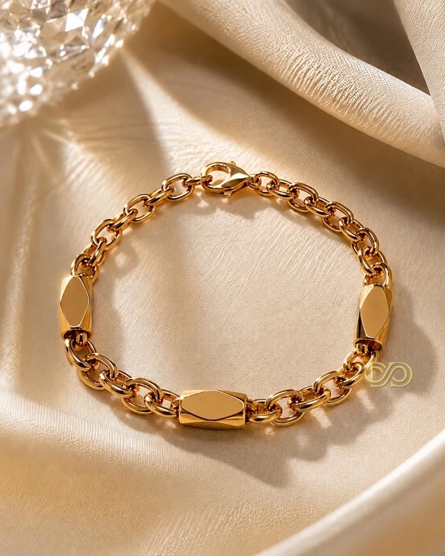 Pulsera Elegante de Eslabones Chapada en Oro 18K