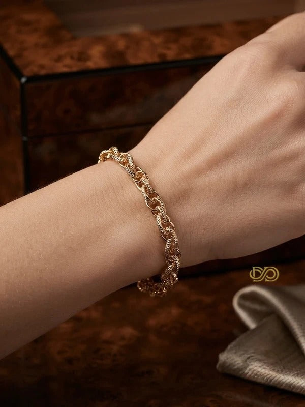 Elegante Pulsera Eslabones Trenzados Chapado en Oro 18K